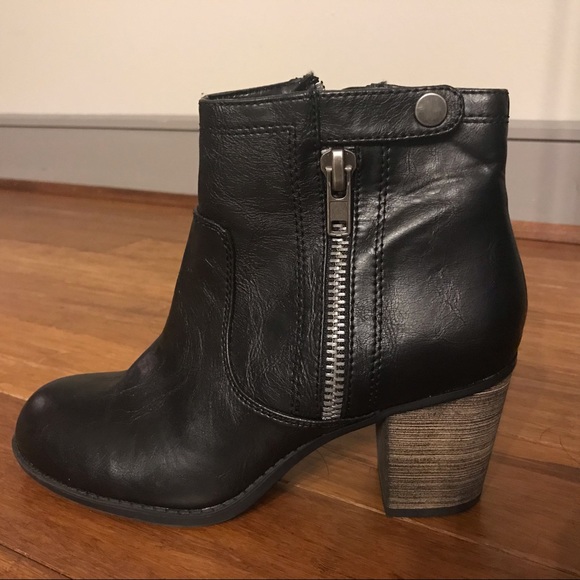 Crown Vintage | Booties With Zippers & Buckle - Picture 2 of 3